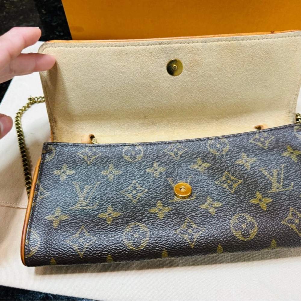 Authentic Louis Vuitton Twin GM Pochette Brown Monogram CA0070 - Picture 4 of 13